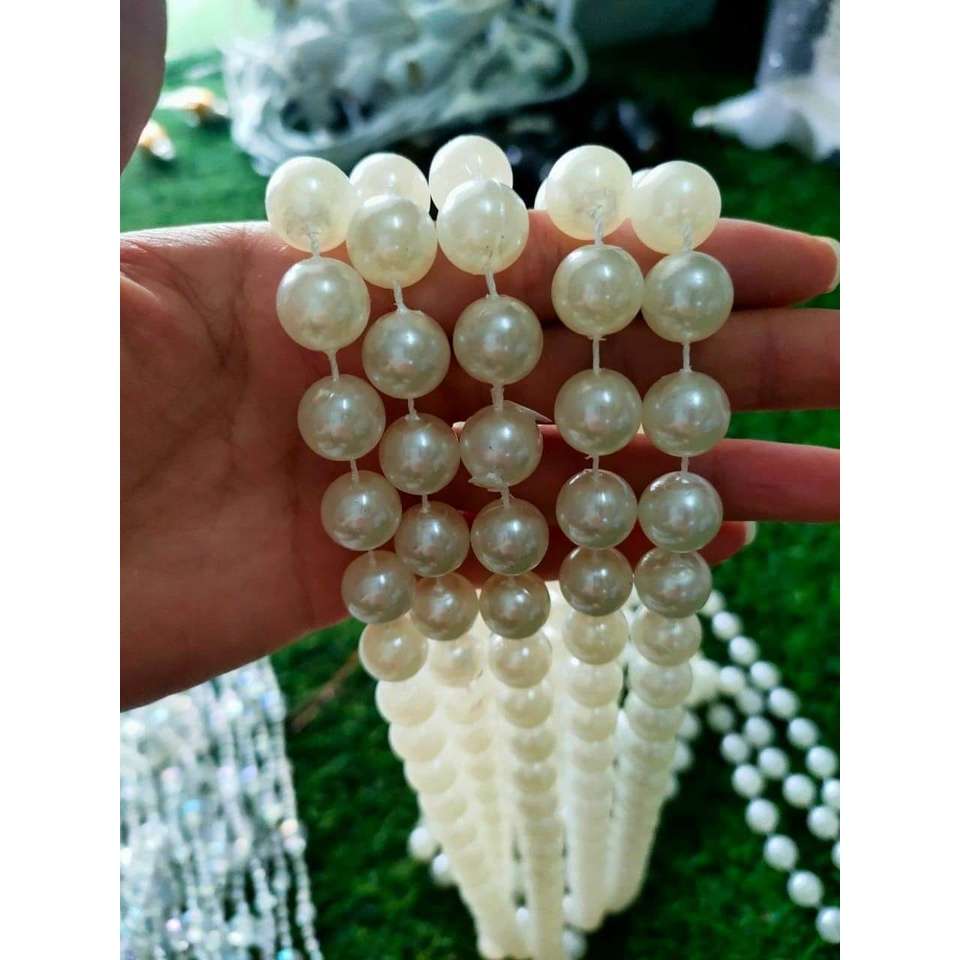 Dây hạt đá nhựa trang trí đám cưới