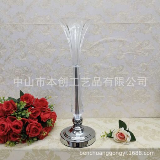 Trụ hoa cốc thuỷ tinh trang trí đám cưới