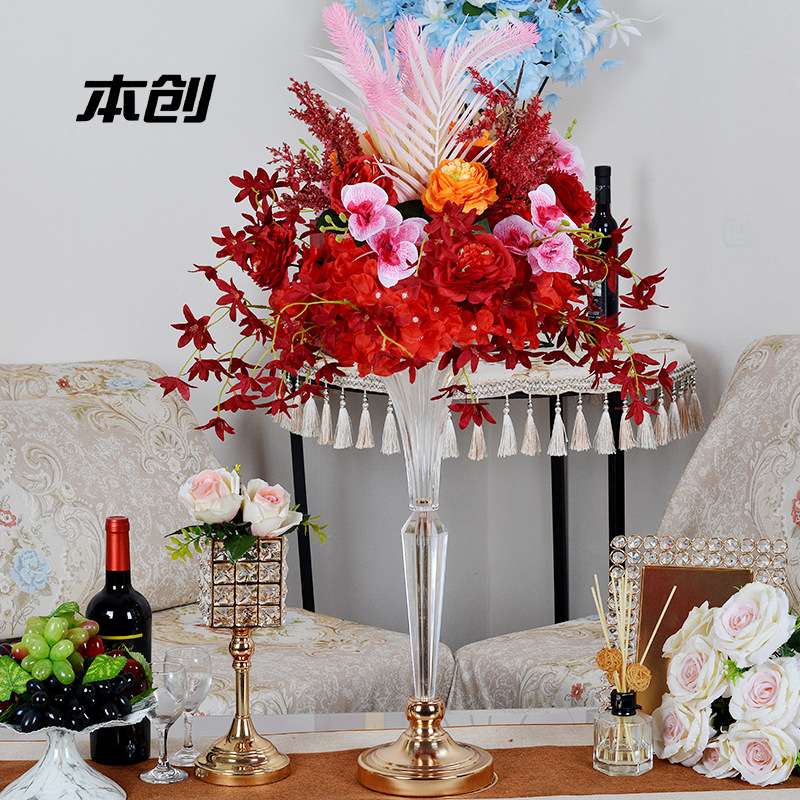 Trụ hoa cốc thuỷ tinh trang trí đám cưới