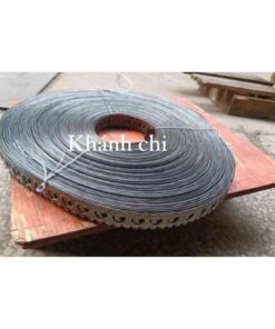 Cuộn nẹp sắt DIY treo trần đám cưới