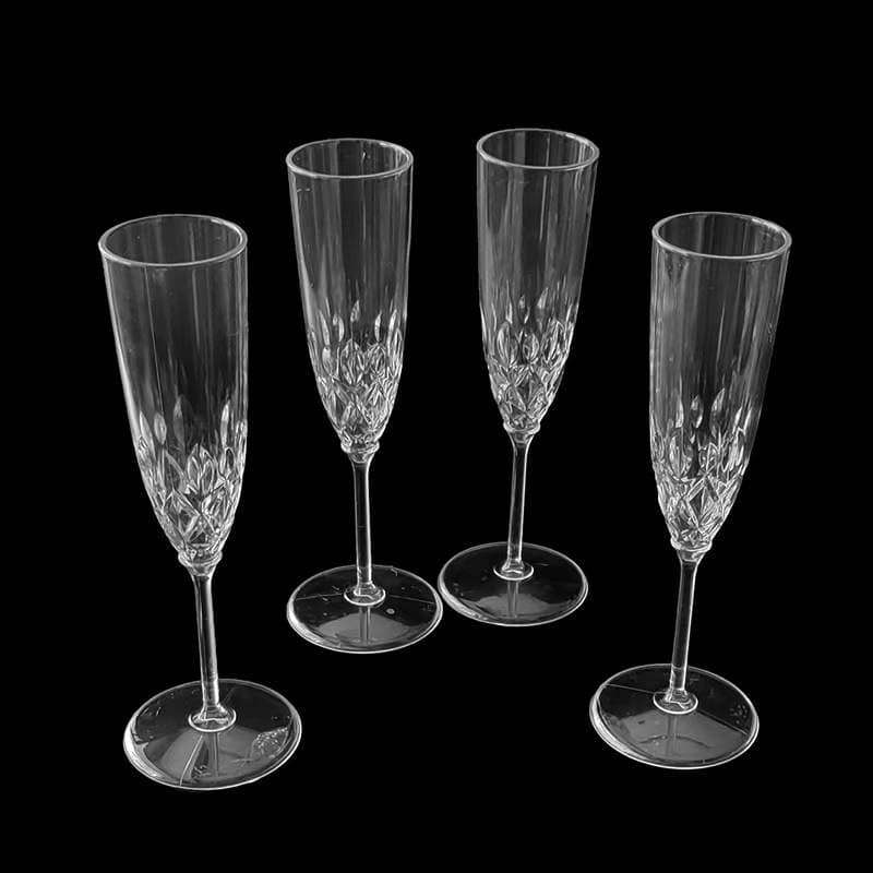 Ly nhựa champagne trang trí đám cưới