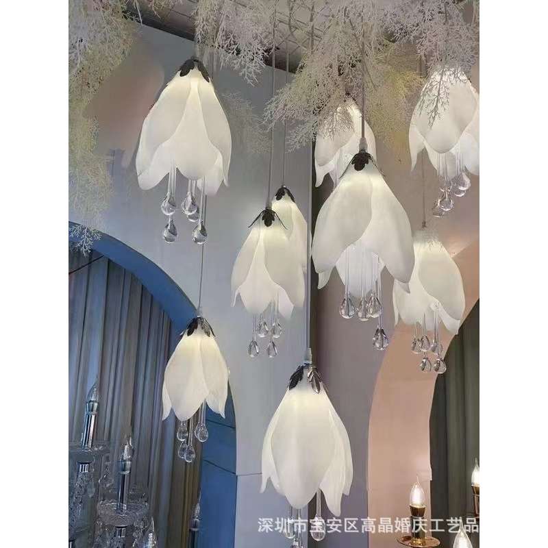Đèn thả hoa lan trang trí đám cưới